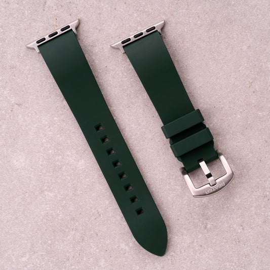The Callaway FKM rubber Apple Watch band in Forest Green, front view showing the full strap and buckle
